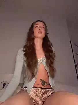 Weeissy online show from April 24, 2026, 8:55 pm