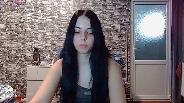 Snapshot of _Mari____ chatting on February 11, 2026, 7:35 am Mari online show from February 11, 2026, 7:35 am