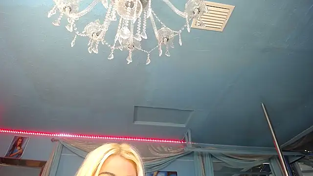 ADRIANNA FOX online show from January 17, 2026, 7:35 am