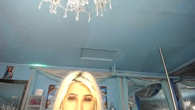 ADRIANNA FOX online show from March 23, 2026, 3:32 am