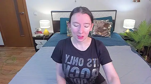 CatherineWalls online show from June 9, 2026, 2:23 am