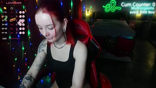 MaxPhoenixx online show from February 17, 2025, 9:08 pm