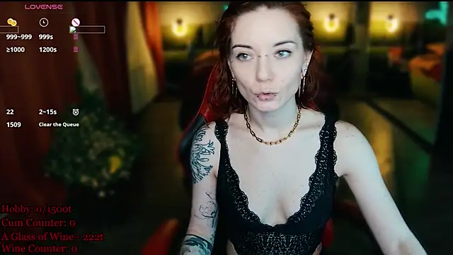 MaxPhoenixx online show from May 4, 2026, 7:32 pm