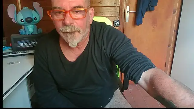 0oscar xxx online show from October 26, 2025, 1:28 pm