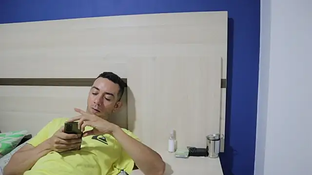 funcouple1985 online show from December 11, 2024, 12:44 am