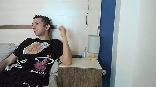 funcouple1985 online show from March 11, 2025, 9:15 pm