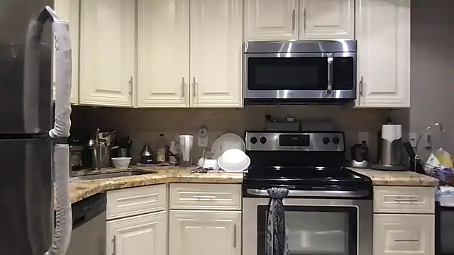 BigGuyMuscle online show from April 19, 2026, 7:05 pm