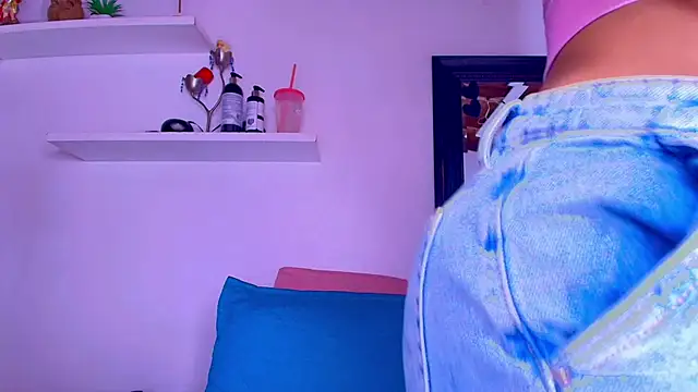 alexaa walker online show from February 22, 2025, 12:08 pm