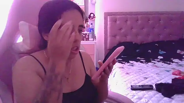 annarose19 online show from January 20, 2025, 7:35 pm