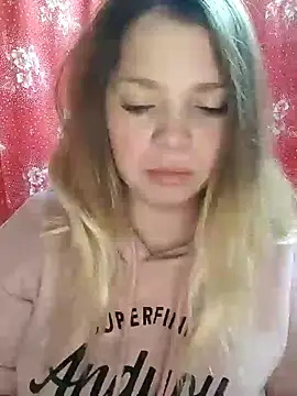 Snapshot of Zuli_Kiska chatting on December 2, 2024, 8:44 pm Zuli Kiska online show from December 2, 2024, 8:44 pm