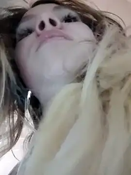 Snapshot of Zuli_Kiska chatting on December 8, 2024, 8:25 pm Zuli Kiska online show from December 8, 2024, 8:25 pm