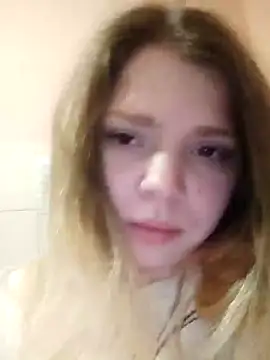 Snapshot of Zuli_Kiska chatting on December 10, 2024, 8:49 pm Zuli Kiska online show from December 10, 2024, 8:49 pm