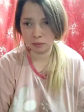 Snapshot of Zuli_Kiska chatting on December 13, 2024, 8:47 pm Zuli Kiska online show from December 13, 2024, 8:47 pm