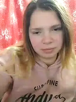 Snapshot of Zuli_Kiska chatting on December 15, 2024, 11:55 am Zuli Kiska online show from December 15, 2024, 11:55 am