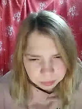 Snapshot of Zuli_Kiska chatting on December 24, 2024, 8:38 pm Zuli Kiska online show from December 24, 2024, 8:38 pm