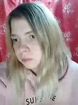 Snapshot of Zuli_Kiska chatting on December 25, 2024, 8:17 pm Zuli Kiska online show from December 25, 2024, 8:17 pm