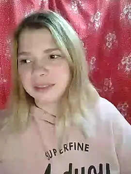 Snapshot of Zuli_Kiska chatting on December 27, 2024, 12:01 pm Zuli Kiska online show from December 27, 2024, 12:01 pm