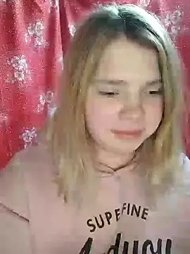 Snapshot of Zuli_Kiska chatting on December 27, 2024, 7:57 pm Zuli Kiska online show from December 27, 2024, 7:57 pm