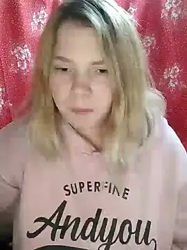 Snapshot of Zuli_Kiska chatting on December 28, 2024, 8:25 pm Zuli Kiska online show from December 28, 2024, 8:25 pm