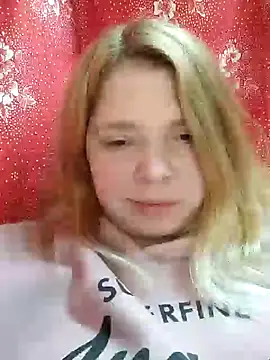 Snapshot of Zuli_Kiska chatting on December 28, 2024, 11:26 pm Zuli Kiska online show from December 28, 2024, 11:26 pm