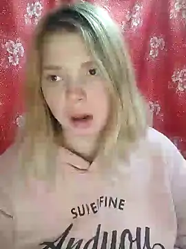 Snapshot of Zuli_Kiska chatting on December 30, 2024, 8:47 pm Zuli Kiska online show from December 30, 2024, 8:47 pm