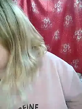 Snapshot of Zuli_Kiska chatting on December 31, 2024, 12:15 pm Zuli Kiska online show from December 31, 2024, 12:15 pm