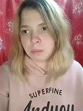 Snapshot of Zuli_Kiska chatting on January 10, 2025, 8:37 pm Zuli Kiska online show from January 10, 2025, 8:37 pm