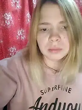 Snapshot of Zuli_Kiska chatting on January 14, 2025, 8:26 pm Zuli Kiska online show from January 14, 2025, 8:26 pm