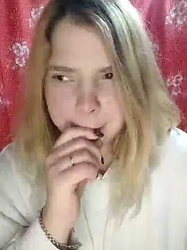 Snapshot of Zuli_Kiska chatting on January 17, 2025, 11:29 pm Zuli Kiska online show from January 17, 2025, 11:29 pm