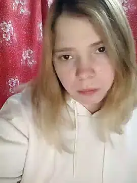 Snapshot of Zuli_Kiska chatting on January 18, 2025, 8:19 pm Zuli Kiska online show from January 18, 2025, 8:19 pm