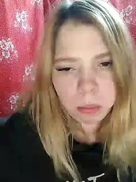 Snapshot of Zuli_Kiska chatting on February 4, 2025, 8:38 pm Zuli Kiska online show from February 4, 2025, 8:38 pm