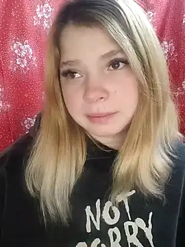 Snapshot of Zuli_Kiska chatting on February 5, 2025, 8:25 pm Zuli Kiska online show from February 5, 2025, 8:25 pm