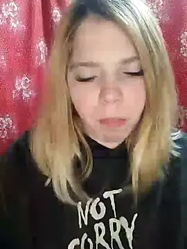 Snapshot of Zuli_Kiska chatting on February 12, 2025, 9:22 pm Zuli Kiska online show from February 12, 2025, 9:22 pm