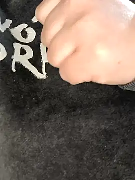 Snapshot of Zuli_Kiska chatting on February 27, 2025, 8:53 pm Zuli Kiska online show from February 27, 2025, 8:53 pm