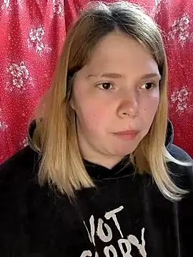 Snapshot of Zuli_Kiska chatting on March 11, 2025, 9:26 pm Zuli Kiska online show from March 11, 2025, 9:26 pm