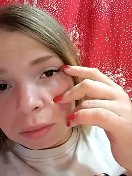 Snapshot of Zuli_Kiska chatting on September 13, 2025, 10:48 am Zuli Kiska online show from September 13, 2025, 10:48 am