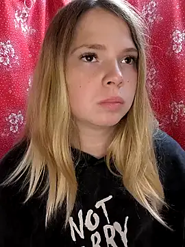 Snapshot of Zuli_Kiska chatting on September 18, 2025, 11:12 am Zuli Kiska online show from September 18, 2025, 11:12 am