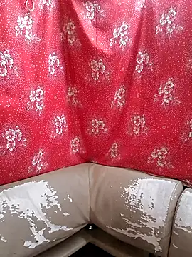 Snapshot of Zuli_Kiska chatting on September 30, 2025, 11:15 am Zuli Kiska online show from September 30, 2025, 11:15 am