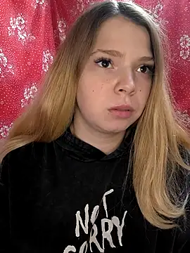 Snapshot of Zuli_Kiska chatting on November 12, 2025, 11:10 am Zuli Kiska online show from November 12, 2025, 11:10 am