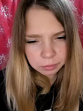 Snapshot of Zuli_Kiska chatting on November 15, 2025, 12:23 pm Zuli Kiska online show from November 15, 2025, 12:23 pm