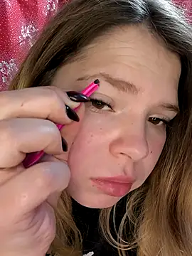 Snapshot of Zuli_Kiska chatting on November 21, 2025, 10:41 pm Zuli Kiska online show from November 21, 2025, 10:41 pm