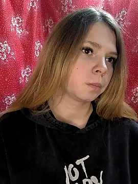 Snapshot of Zuli_Kiska chatting on November 28, 2025, 11:57 am Zuli Kiska online show from November 28, 2025, 11:57 am