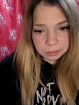 Snapshot of Zuli_Kiska chatting on December 2, 2025, 8:26 pm Zuli Kiska online show from December 2, 2025, 8:26 pm