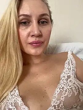 YourBlondee online show from February 12, 2025, 5:58 am