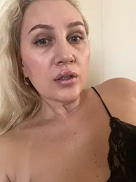 YourBlondee online show from February 20, 2026, 5:26 am