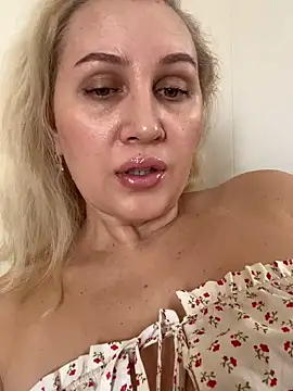 YourBlondee online show from March 11, 2026, 3:34 am