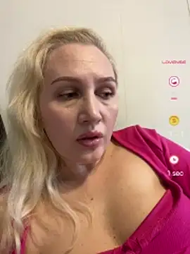 Snapshot of YourBlondee chatting on May 21, 2026, 6:09 am YourBlondee online show from May 21, 2026, 6:09 am