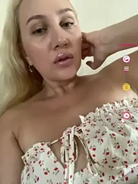 YourBlondee online show from July 9, 2026, 1:20 am