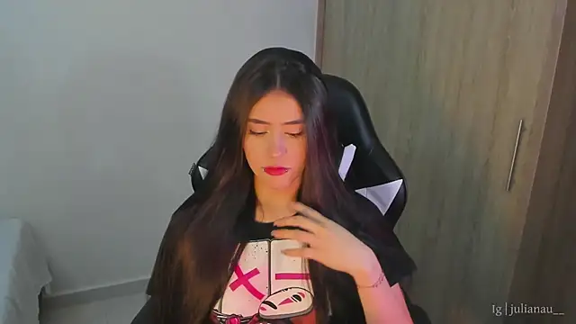 iriswest  online show from January 20, 2025, 11:10 pm