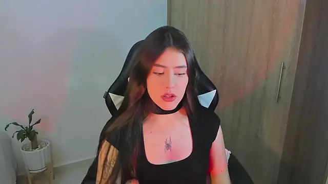 iriswest  online show from February 11, 2025, 12:17 am